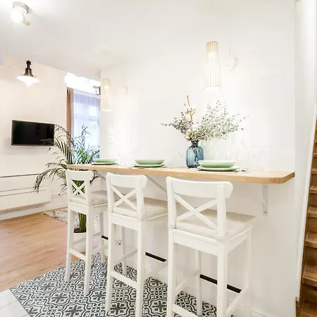 Roomli Boho Chic Apartment Budapest
