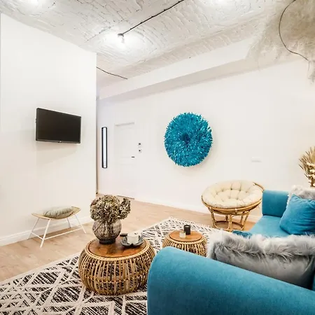 Roomli Boho Chic Apartment *