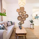 Roomli Boho Chic Apartment