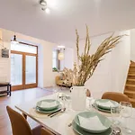 Roomli Boho Chic Apartment Budapest